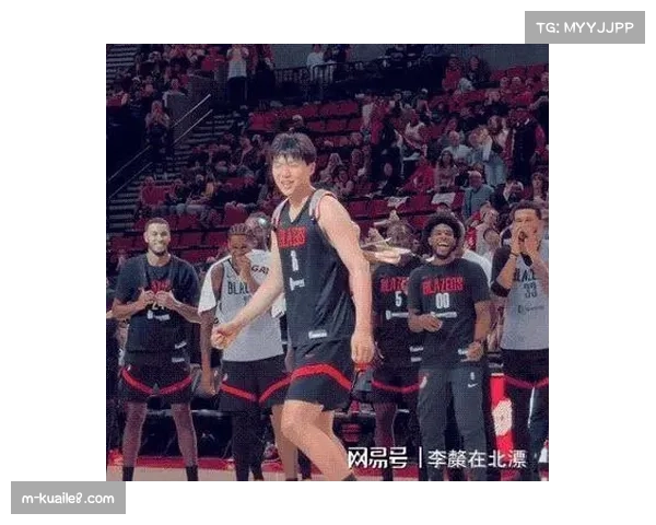 季前赛焦点战开拓者挑战勇士 杨瀚森首秀引发热切关注